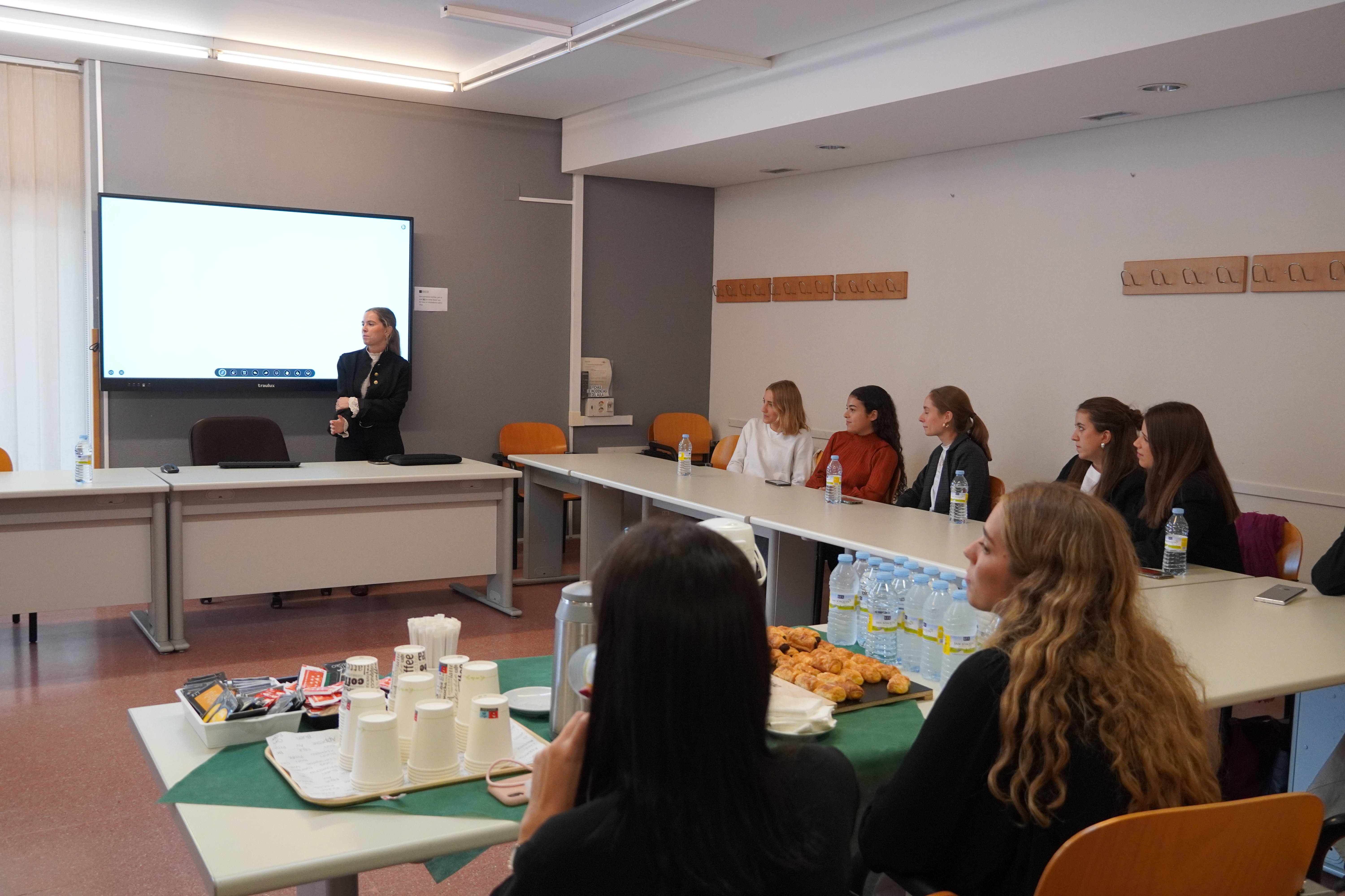 Encuentro con empresas